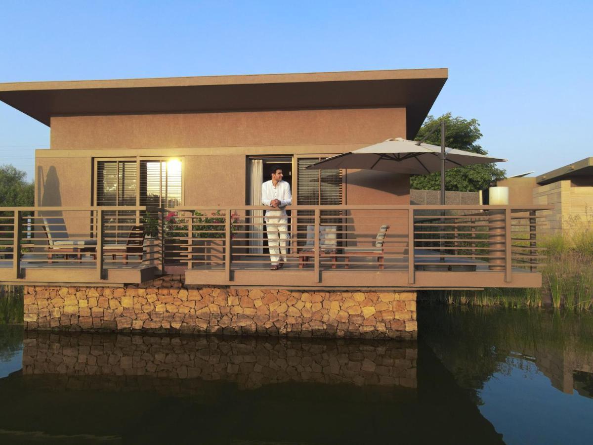 Life At Repose- Lake Villas Resort & Club Chor Warodra Dış mekan fotoğraf