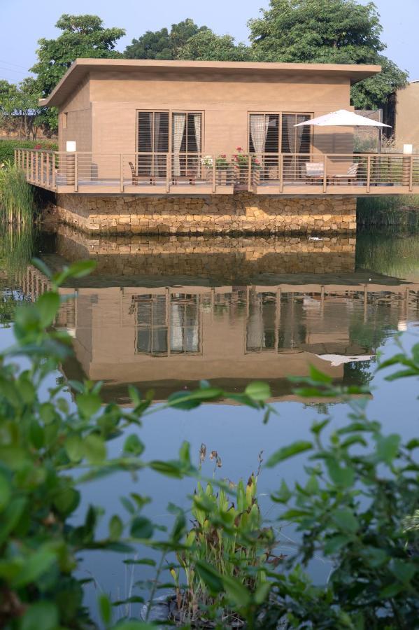 Life At Repose- Lake Villas Resort & Club Chor Warodra Dış mekan fotoğraf
