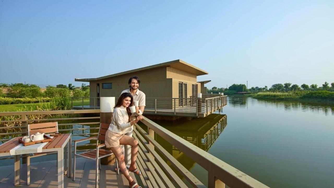 Life At Repose- Lake Villas Resort & Club Chor Warodra Dış mekan fotoğraf