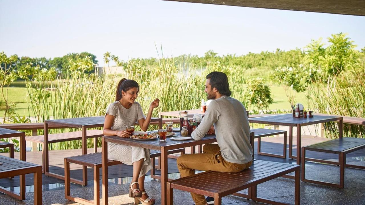 Life At Repose- Lake Villas Resort & Club Chor Warodra Dış mekan fotoğraf